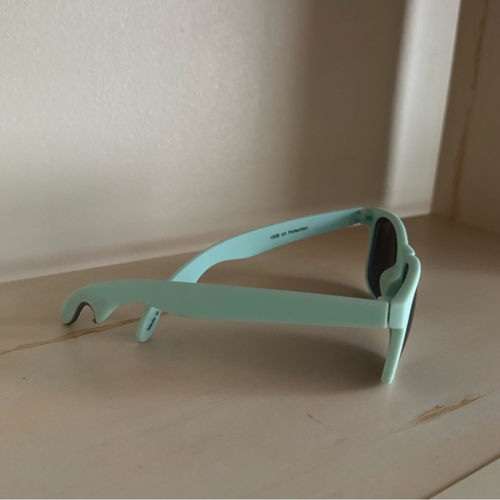 Victoria's Secret Mint Color Bottle Opener Sunglasses New without Tags - Picture 2 of 5